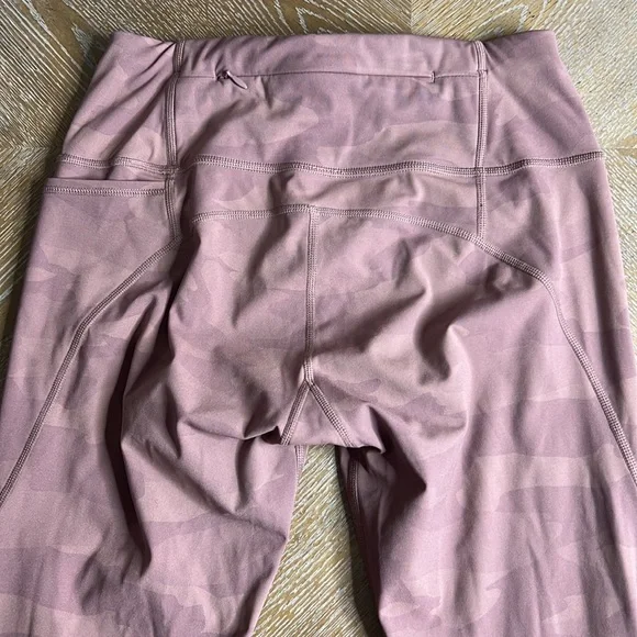 SWEATY BETTY POWER WORKOUT LEGGINGS - Leggings in Pink Tonal Camo 4-6 - Picture 5 of 13